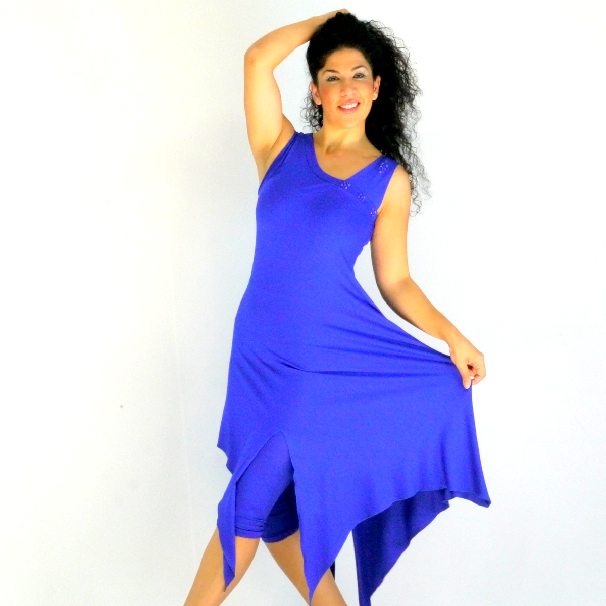 Kleid in königsblau aus Viskosejersey, Asymmetrisches Kleid