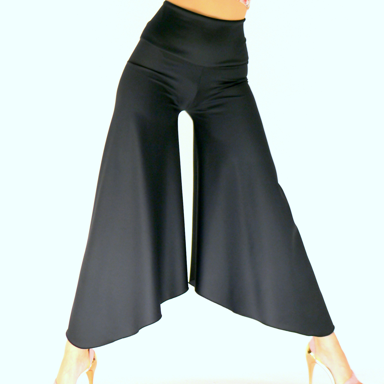 Schwarze Schlaghose aus Microfaser-Lycra Stoff