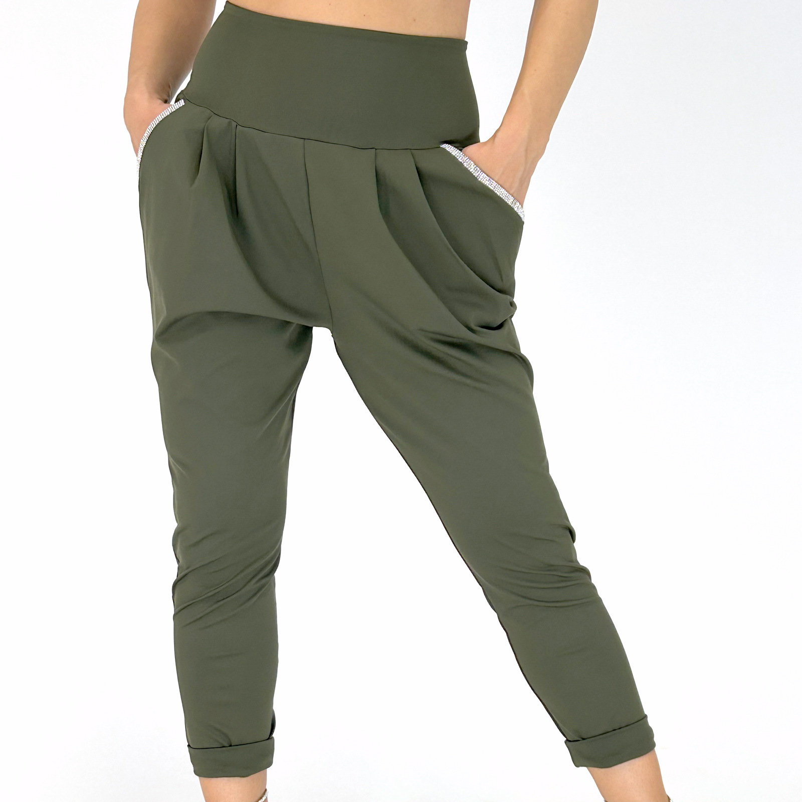 Hose aus Microfaser Stoff / 7/8 Hose in der Farbe Olive