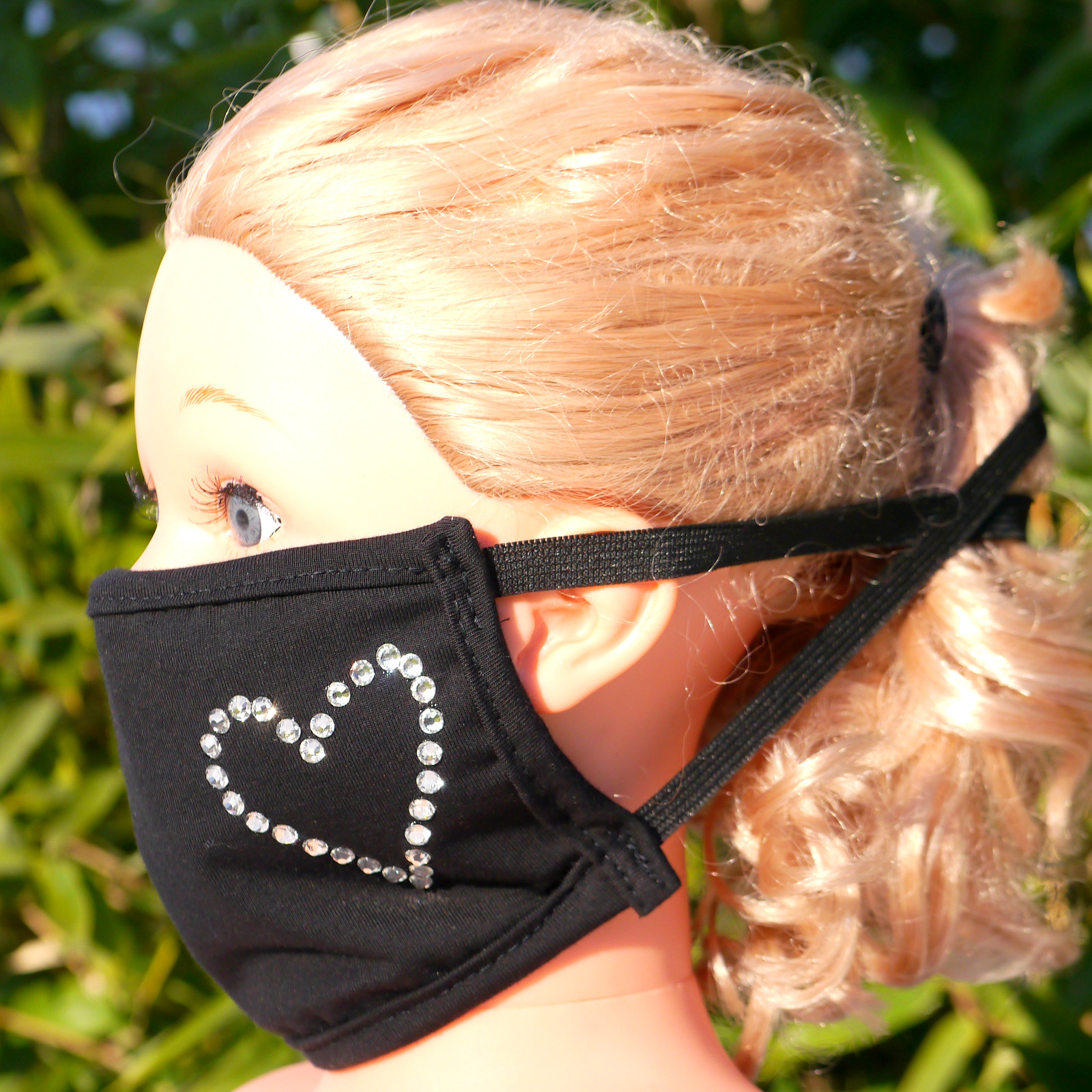 Mund und Nasen Maske dreilagig aus 95% Baumwolle+5%Elasthan mit Strass Steine