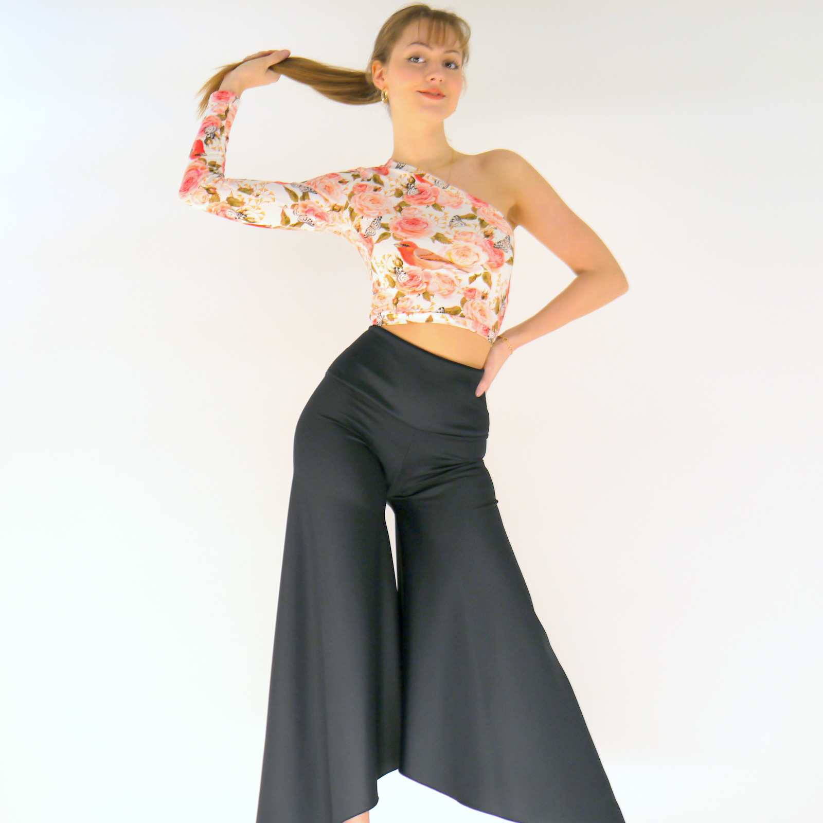 Outfit für Damen/ Zweiteiler Hose und Oberteil