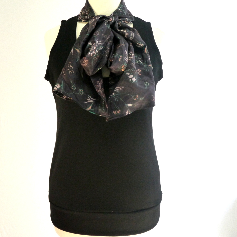 Oberteil schwarz Schleife