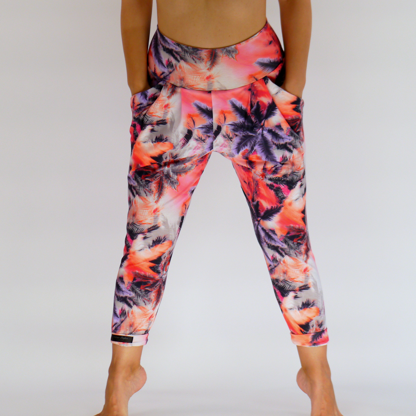 Bunte Hose aus leichtem Viskosejersey Stoff/ Slim Fit Hose