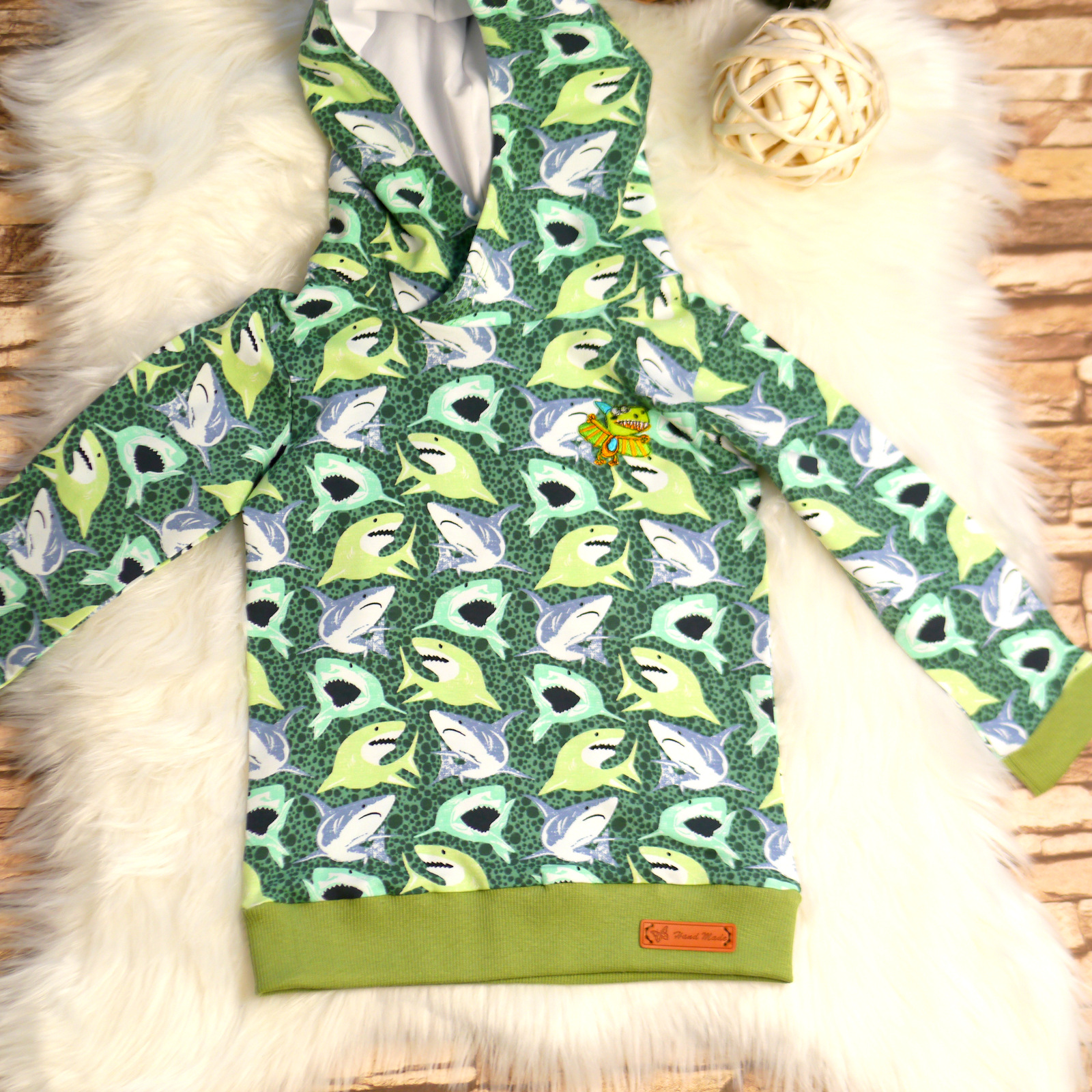 Pullover mit Kapuze, Oberteil Haifische