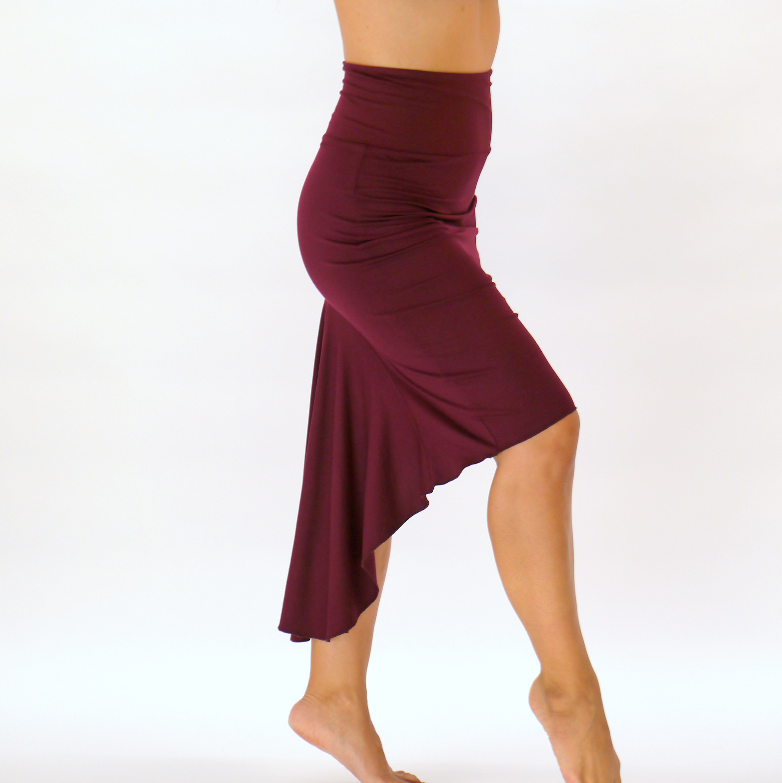 Tangorock aus Viskosejersey in der Farbe Weinrot