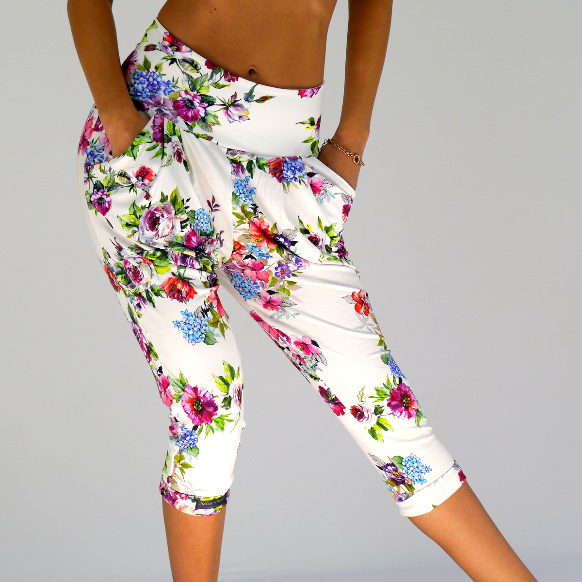 Weiße Caprihose für Frauen aus Baumwolle